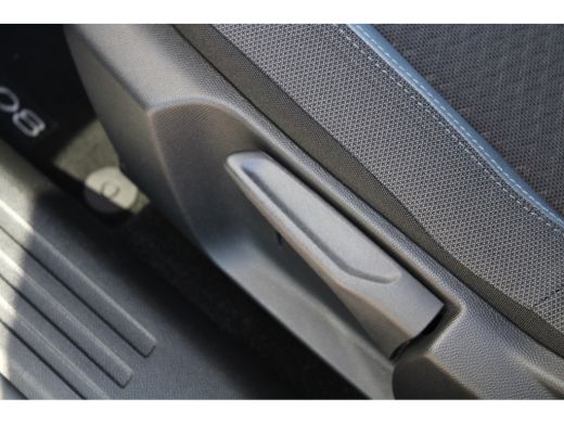 Peugeot 2008 1.2 PureTech Blue Lease Allure | Navigatie | Camera | Apple carplay | 3D Instrumentenpaneel | 41... ActivLease financial lease