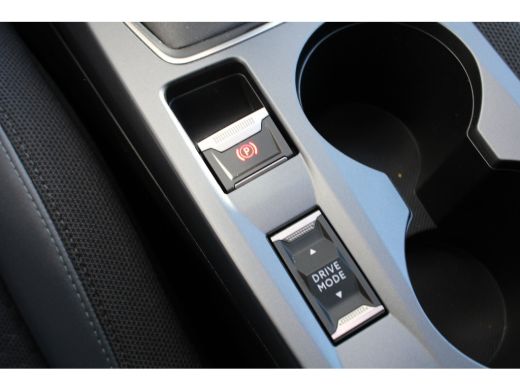 Peugeot 2008 1.2 PureTech Blue Lease Allure | Navigatie | Camera | Apple carplay | 3D Instrumentenpaneel | 41... ActivLease financial lease