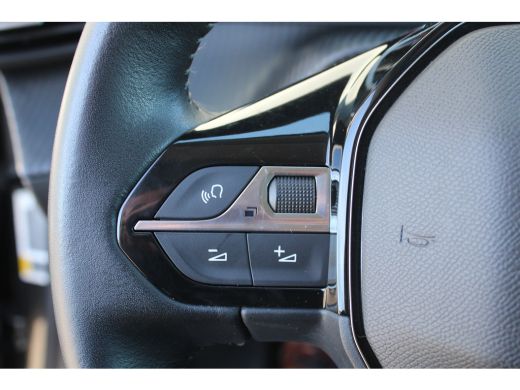 Peugeot 2008 1.2 PureTech Blue Lease Allure | Navigatie | Camera | Apple carplay | 3D Instrumentenpaneel | 41... ActivLease financial lease