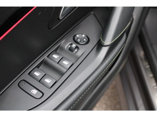 Peugeot 208 1.2 PureTech GT Pack | Navigatie | Camera | Panoramadak | Stoelverwarming | Alcantara | Full LED | ActivLease financial lease