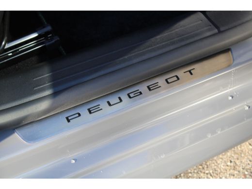 Peugeot 208 Hybrid 100 e-DCS6 GT | Automaat | Navi by app | Apple carplay | Camera | Full LED | Mild Hybrid | ActivLease financial lease