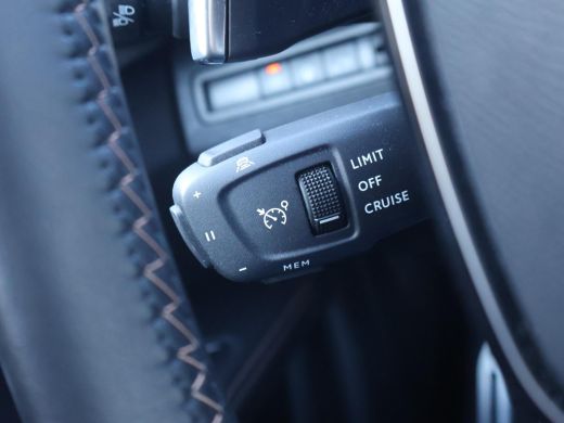 Peugeot 5008 1.2 HYBRID 145 PK AUT. GT 7-PERS. + FOCAL AUDIO | STOELVERW. | ADAPTIVE CRUISE | CAMERA'S ActivLease financial lease