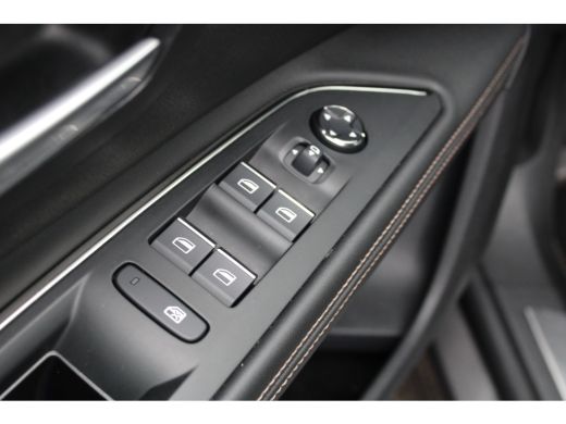 Peugeot 5008 1.2 PureTech Blue Lease GT | Automaat | Navigatie | Camera | Focal | Massage | Stoelverwarming | ... ActivLease financial lease