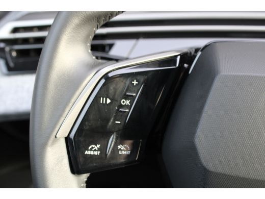 Peugeot e-3008 Allure Avantage 210 73 kWh | Automaat | Navigatie | Camera | Fase 3 laden | BTW | 2025 | 2.000km | ActivLease financial lease