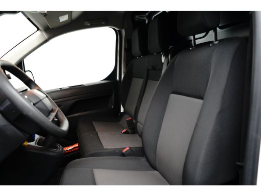 Peugeot Expert L3H1 2.0D 140PK Betimmering | Airco | Achteruitrijcamera | Cruise control | Navi by app | Apple c... ActivLease financial lease