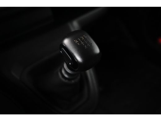 Peugeot Expert L3H1 2.0D 140PK Betimmering | Airco | Achteruitrijcamera | Cruise control | Navi by app | Apple c... ActivLease financial lease