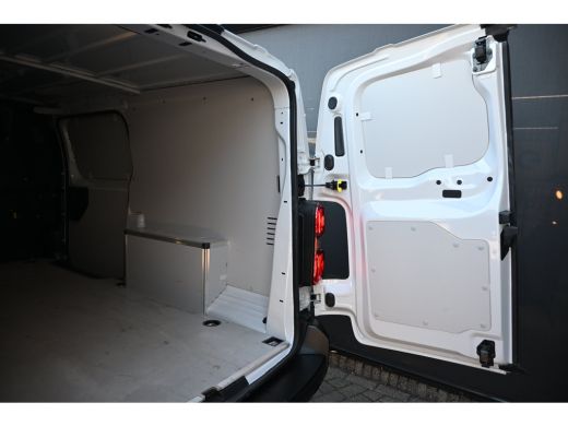 Peugeot Expert 2.0D L3 145pk | Full-LED | Betimmering | Achteruitrijcamera | Navigatie | Cruise control | Apple ... ActivLease financial lease