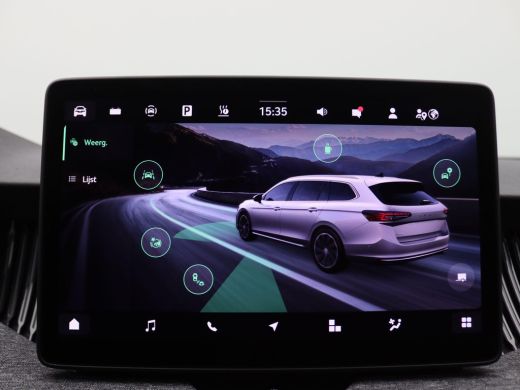 Skoda Superb Combi 1.5 TSI PHEV Edition 204PK DSG Pano-Schuifdak, Trekhaak, 17" LM Velgen, Achteruitrijcamera,... ActivLease financial lease