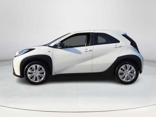Toyota Aygo 1.0 VVT-i MT Play | Apple CarPlay | Parkeercamera | Rijklaar incl. garantie | ActivLease financial lease
