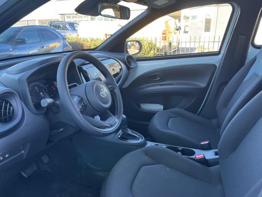 Toyota Aygo Hybrid 115 play | Pure White | Demo ActivLease financial lease