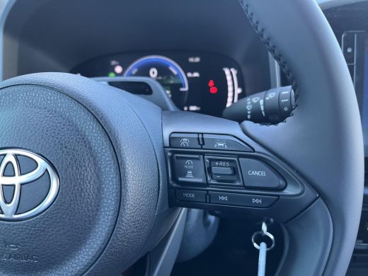 Toyota Aygo Hybrid 115 play | Pure White | Demo ActivLease financial lease