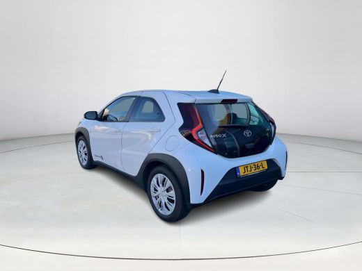 Toyota Aygo Hybrid 115 play | Pure White | Demo ActivLease financial lease