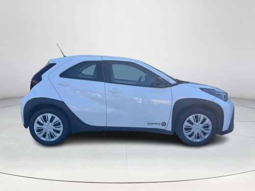 Toyota Aygo Hybrid 115 play | Pure White | Demo ActivLease financial lease