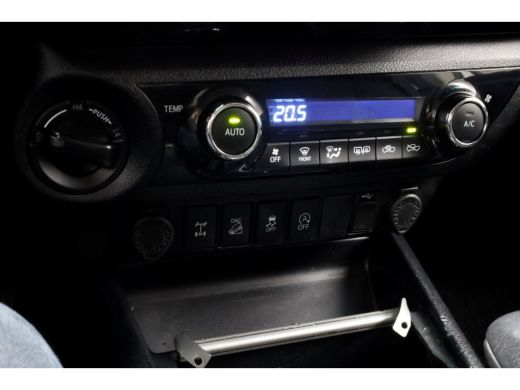 Toyota Hilux 2.4 D-4D-F 150pk E6 4WD 4x4 Double Cab Automaat 2/5-Persoons 08-2019 ActivLease financial lease