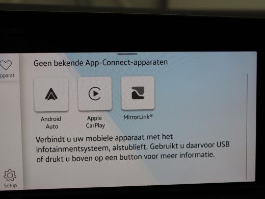 Volkswagen Golf 1.0 eTSI Life | Carplay | Sfeerverlichting | Adaptive cruise | Navigatie | Parkeerhulp | Full LED... ActivLease financial lease