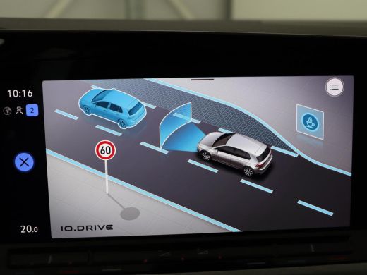 Volkswagen Golf 1.0 eTSI Life | Carplay | Sfeerverlichting | Adaptive cruise | Navigatie | Parkeerhulp | Full LED... ActivLease financial lease