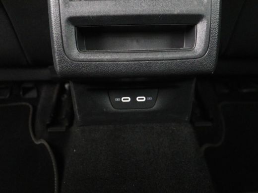 Volkswagen Golf 1.0 eTSI Life | Carplay | Sfeerverlichting | Adaptive cruise | Navigatie | Parkeerhulp | Full LED... ActivLease financial lease