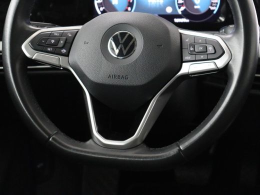 Volkswagen Golf 1.0 eTSI Life | Carplay | Sfeerverlichting | Adaptive cruise | Navigatie | Parkeerhulp | Full LED... ActivLease financial lease