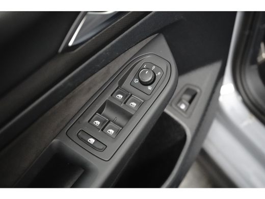 Volkswagen Golf 1.4 eHybrid GTE 245pk DSG/AUTO | Camera achter | Navigatie | Adaptief cruise control | Navigatie ... ActivLease financial lease