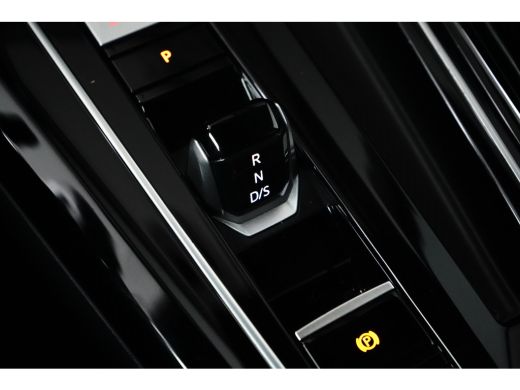 Volkswagen Golf 1.4 eHybrid GTE 245pk DSG/AUTO | Camera achter | Navigatie | Adaptief cruise control | Navigatie ... ActivLease financial lease