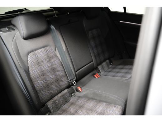 Volkswagen Golf 1.4 eHybrid GTE 245pk DSG/AUTO | Camera achter | Navigatie | Adaptief cruise control | Navigatie ... ActivLease financial lease
