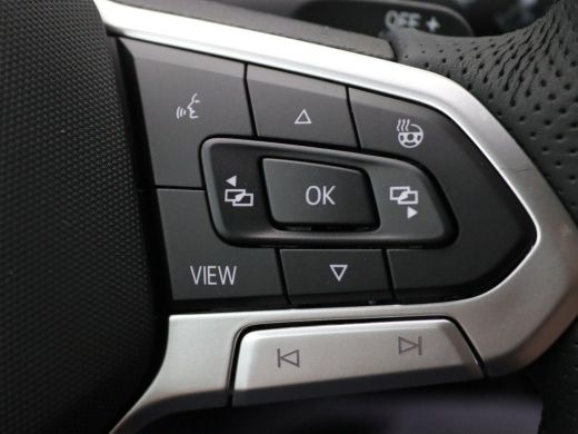 Volkswagen Golf 1.5 eHybrid GTE 272PK DSG Trekhaak wegklapbaar, Head-up Display, Panoramadak, Area View, 18" Cata... ActivLease financial lease