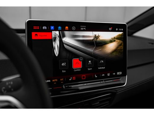 Volkswagen ID.3 Pro Business 59 kWh | Achterbank in delen neerklapbaar | Achteruitrijcamera | Actieve noodgeval a... ActivLease financial lease