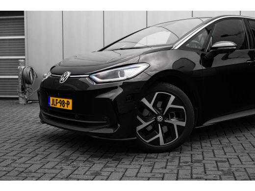 Volkswagen ID.3 Pro Business 59 kWh | Achterbank in delen neerklapbaar | Achteruitrijcamera | Actieve noodgeval a... ActivLease financial lease