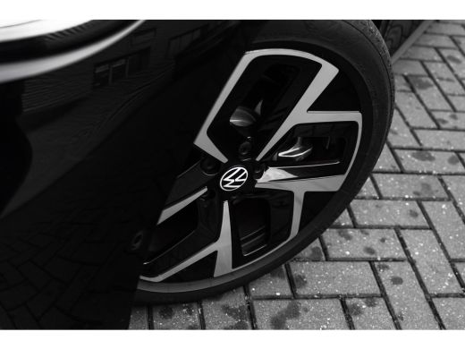 Volkswagen ID.3 Pro Business 59 kWh | Achterbank in delen neerklapbaar | Achteruitrijcamera | Actieve noodgeval a... ActivLease financial lease