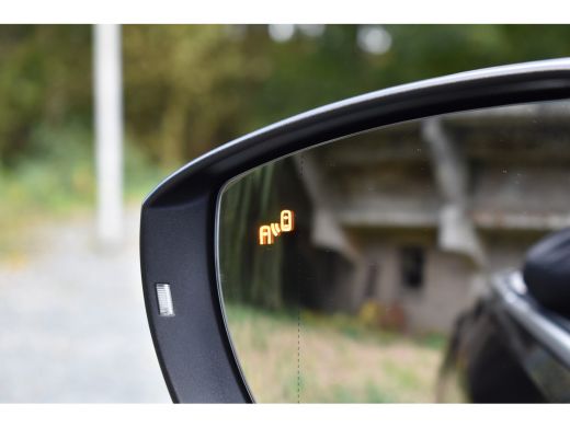 Volkswagen T-Roc 1.5 TSI 150PK DSG R-LINE SPORT/PDC/NAVI ActivLease financial lease