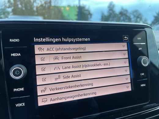 Volkswagen T-Roc 1.5 TSI R-Line Business | Pano | Vol! | | 150Pk | Automaat | ActivLease financial lease