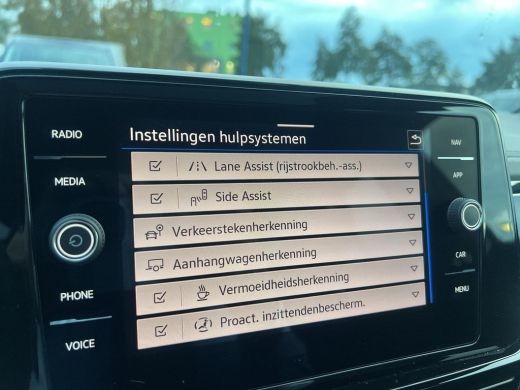 Volkswagen T-Roc 1.5 TSI R-Line Business | Pano | Vol! | | 150Pk | Automaat | ActivLease financial lease