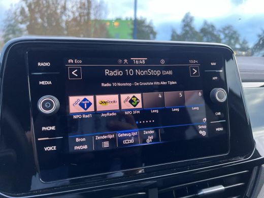 Volkswagen T-Roc 1.5 TSI R-Line Business | Pano | Vol! | | 150Pk | Automaat | ActivLease financial lease