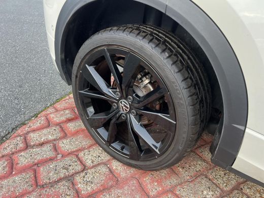 Volkswagen T-Roc 1.5 TSI R-Line Business | Pano | Vol! | | 150Pk | Automaat | ActivLease financial lease