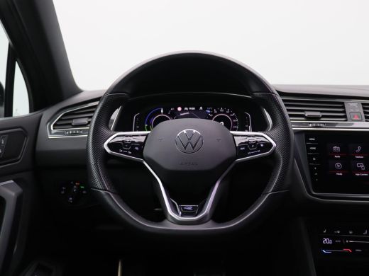 Volkswagen Tiguan 1.4 TSI eHybrid R-Line Business+ 245PK DSG SOH 91%, Trekhaak, Black Style, 19" LM Velgen, Keyless... ActivLease financial lease