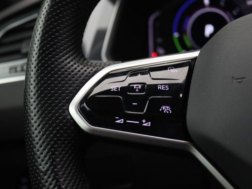 Volkswagen Tiguan 1.4 TSI eHybrid R-Line Business+ 245PK DSG SOH 91%, Trekhaak, Black Style, 19" LM Velgen, Keyless... ActivLease financial lease