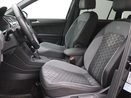 Volkswagen Tiguan 1.4 TSI eHybrid R-Line Business+ 245PK DSG SOH 91%, Trekhaak, Black Style, 19" LM Velgen, Keyless... ActivLease financial lease