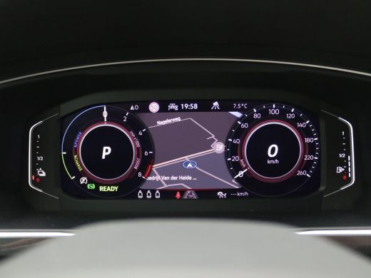 Volkswagen Tiguan 1.4 TSI eHybrid R-Line Business+ 245PK DSG SOH 91%, Trekhaak, Black Style, 19" LM Velgen, Keyless... ActivLease financial lease