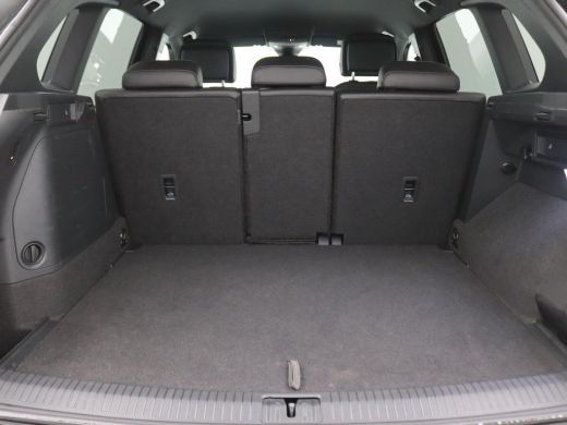 Volkswagen Tiguan 1.4 TSI eHybrid R-Line Business+ 245PK DSG SOH 91%, Trekhaak, Black Style, 19" LM Velgen, Keyless... ActivLease financial lease