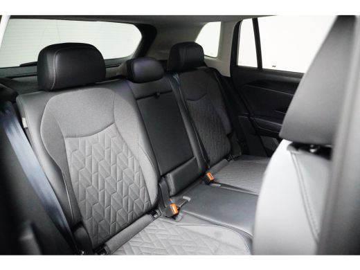 Volkswagen Tiguan 1.5 eTSI Life Edition | Achteruitrijcamera | Dodehoek detectie | Trekhaak elektrisch uitklapbaar ActivLease financial lease