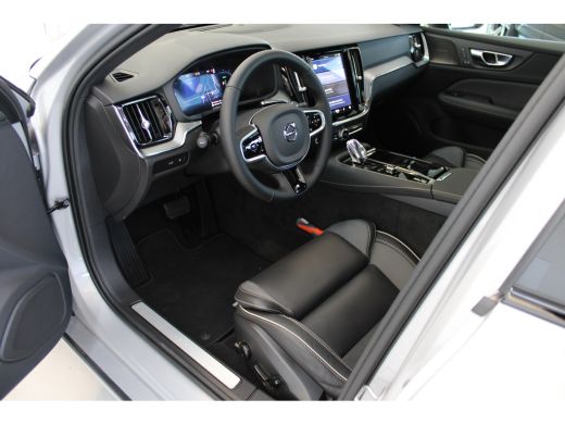 Volvo  V60 T6 350PK Plus Dark | 360&deg; | Trekhaak | HK Audio | Blis | Adap Cruise | ActivLease financial lease