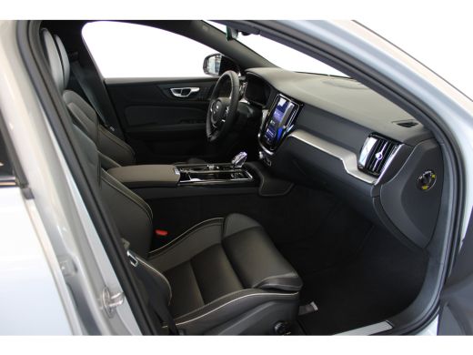 Volvo  V60 T6 350PK Plus Dark | 360&deg; | Trekhaak | HK Audio | Blis | Adap Cruise | ActivLease financial lease