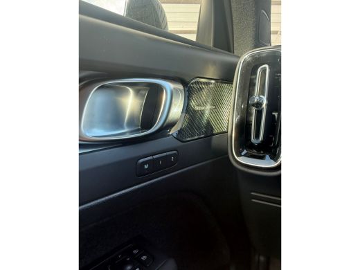 Volvo  XC40 B4 197PK Plus Dark | Trekhaak | Stoel en Stuur Verw. | HK Audio | 19'' AllSeason | Memory ActivLease financial lease