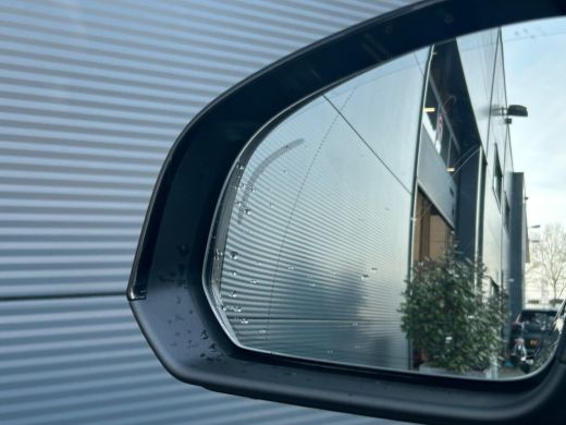 Volvo  XC40 Recharge Ultimate 70 kWh | Audio installatie premium | Cruise control adaptief met Stop&Go en stu... ActivLease financial lease