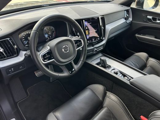 Volvo  XC60 2.0 B5 R-Design | Luchtvering | 360 camera | Sportstoel | Memory | Verwarmde voorruit | Pilot Ass... ActivLease financial lease