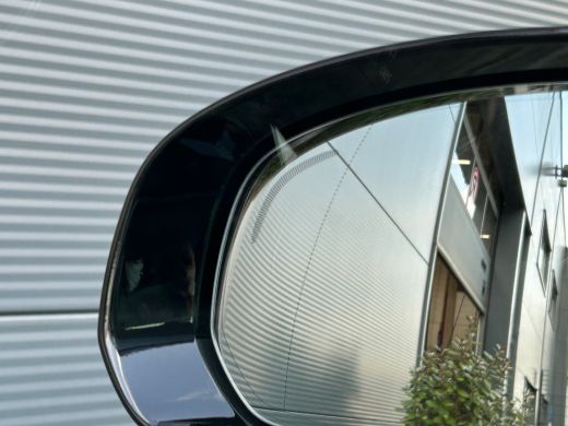 Volvo  XC60 2.0 B5 R-Design | Luchtvering | 360 camera | Sportstoel | Memory | Verwarmde voorruit | Pilot Ass... ActivLease financial lease