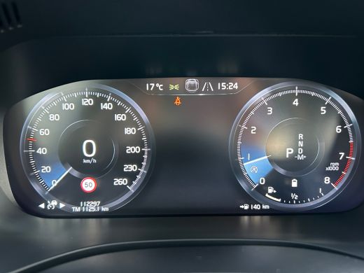 Volvo  XC60 2.0 B5 R-Design | Luchtvering | 360 camera | Sportstoel | Memory | Verwarmde voorruit | Pilot Ass... ActivLease financial lease