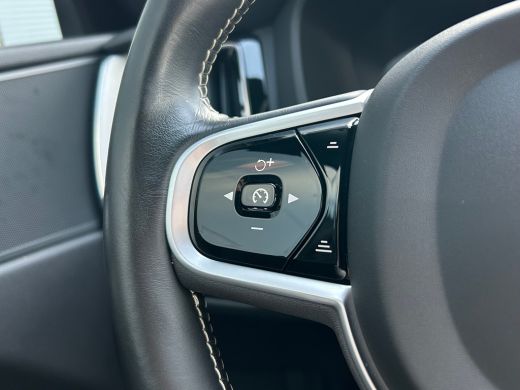 Volvo  XC60 2.0 B5 R-Design | Luchtvering | 360 camera | Sportstoel | Memory | Verwarmde voorruit | Pilot Ass... ActivLease financial lease