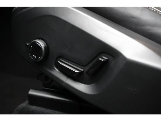 Volvo  XC60 T6 Plus Black Edition Recharge Plug-In Hybrid AWD | Facelift | 360 camera | Pano | HU-Display | C... ActivLease financial lease