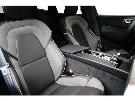 Volvo  XC60 T6 Plus Black Edition Recharge Plug-In Hybrid AWD | Facelift | 360 camera | Pano | HU-Display | C... ActivLease financial lease